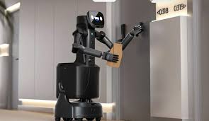 Китайского робота научили самостоятельно выполнять доставку блюд в отелях