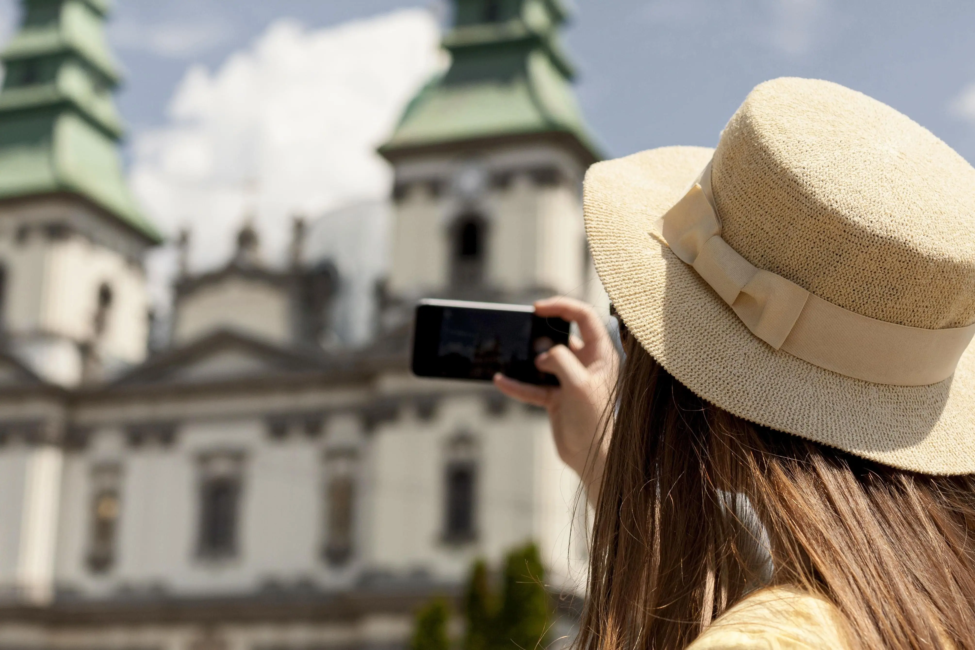 Россияне открывают загадочные места страны, но не отказываются от пляжного отдыха