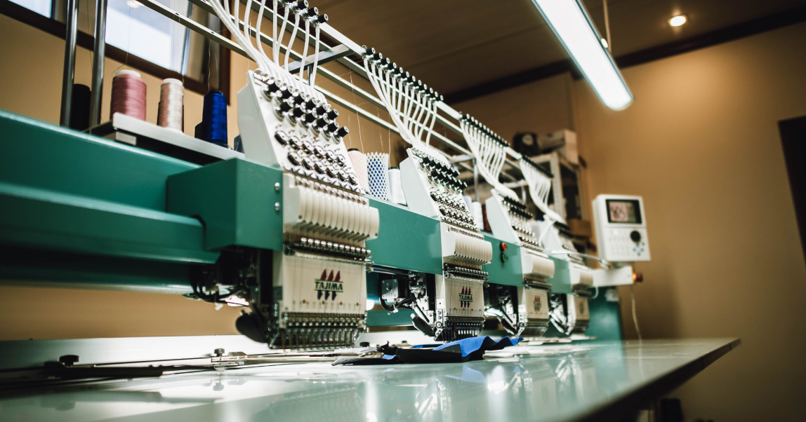 Как шить джинсы в России: от комнаты без окон до миллионов на маркетплейсах