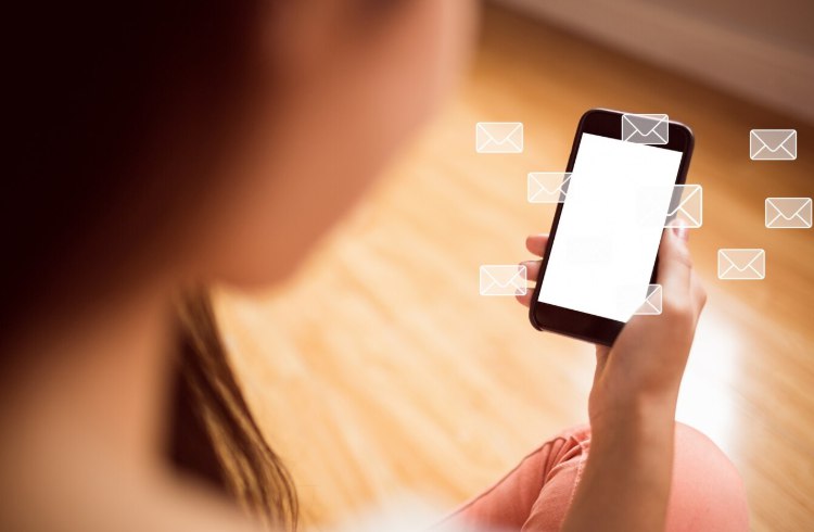 61% офисных работников тратят до 2 часов в день на поиск нужных сообщений в чатах