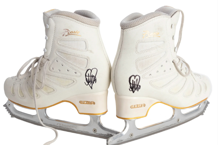 Александра Трусова продала свои олимпийские коньки на онлайн-платформе за 330 тыс. руб.