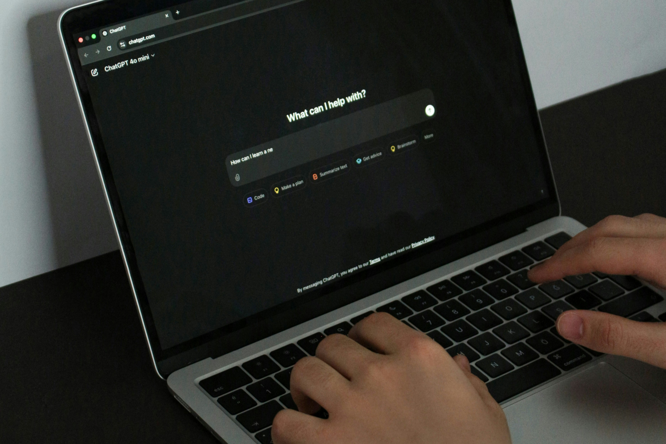 Каждый пятый работающий россиянин оформил подписку на ИИ-сервисы