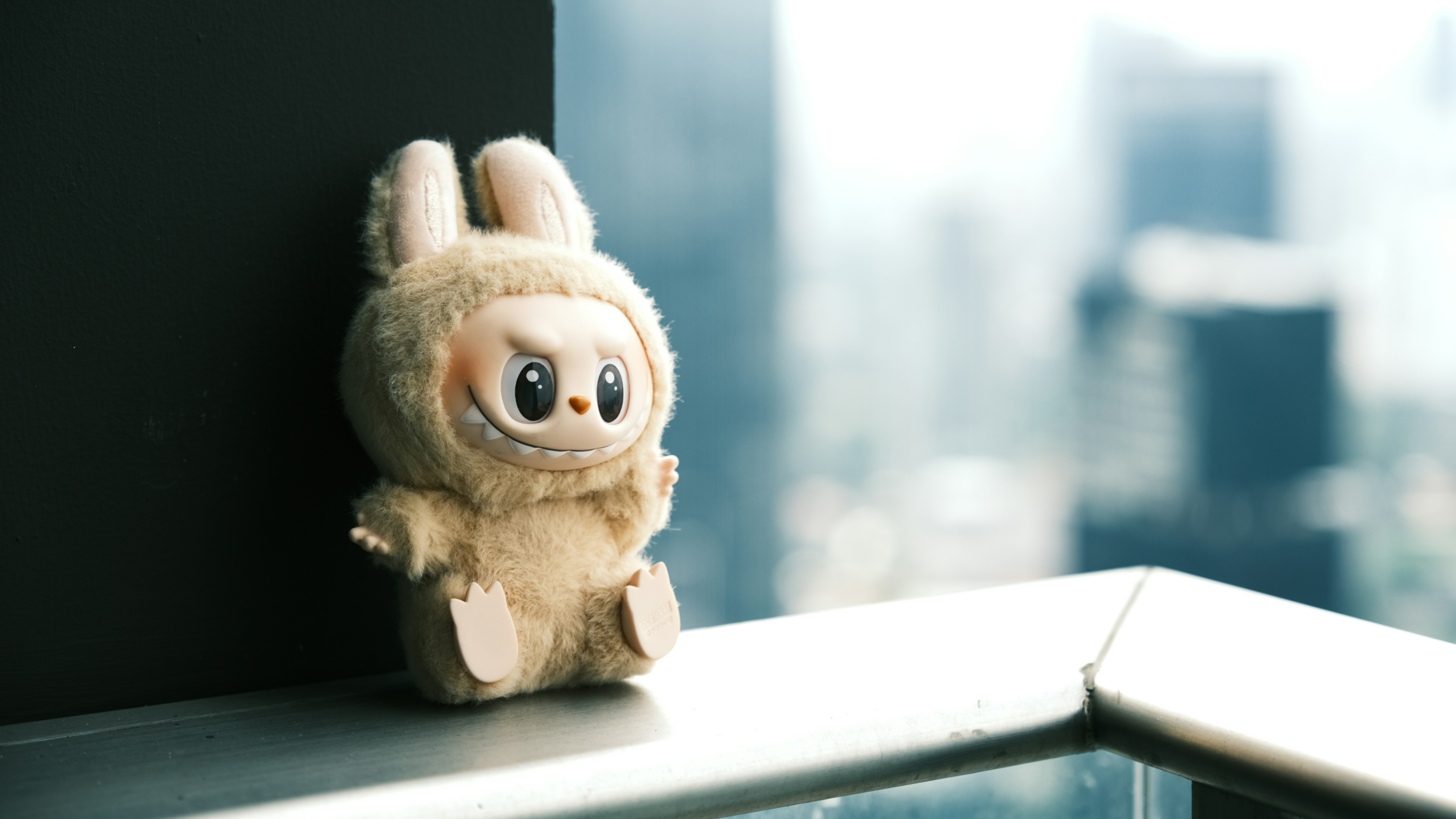 Новую мини-Лабубу можно будет повесить на телефон