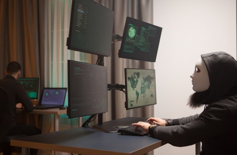 ИИ на темной стороне: как технологии помогают киберпреступникам