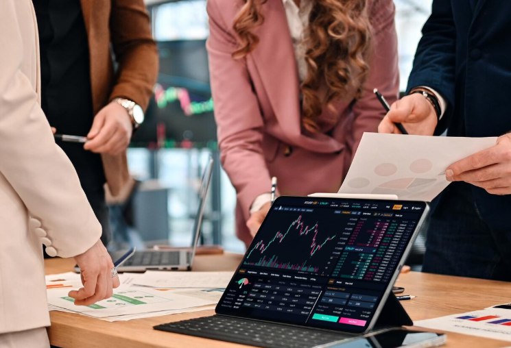 Московская биржа откроет два фонда для торгов в выходные дни