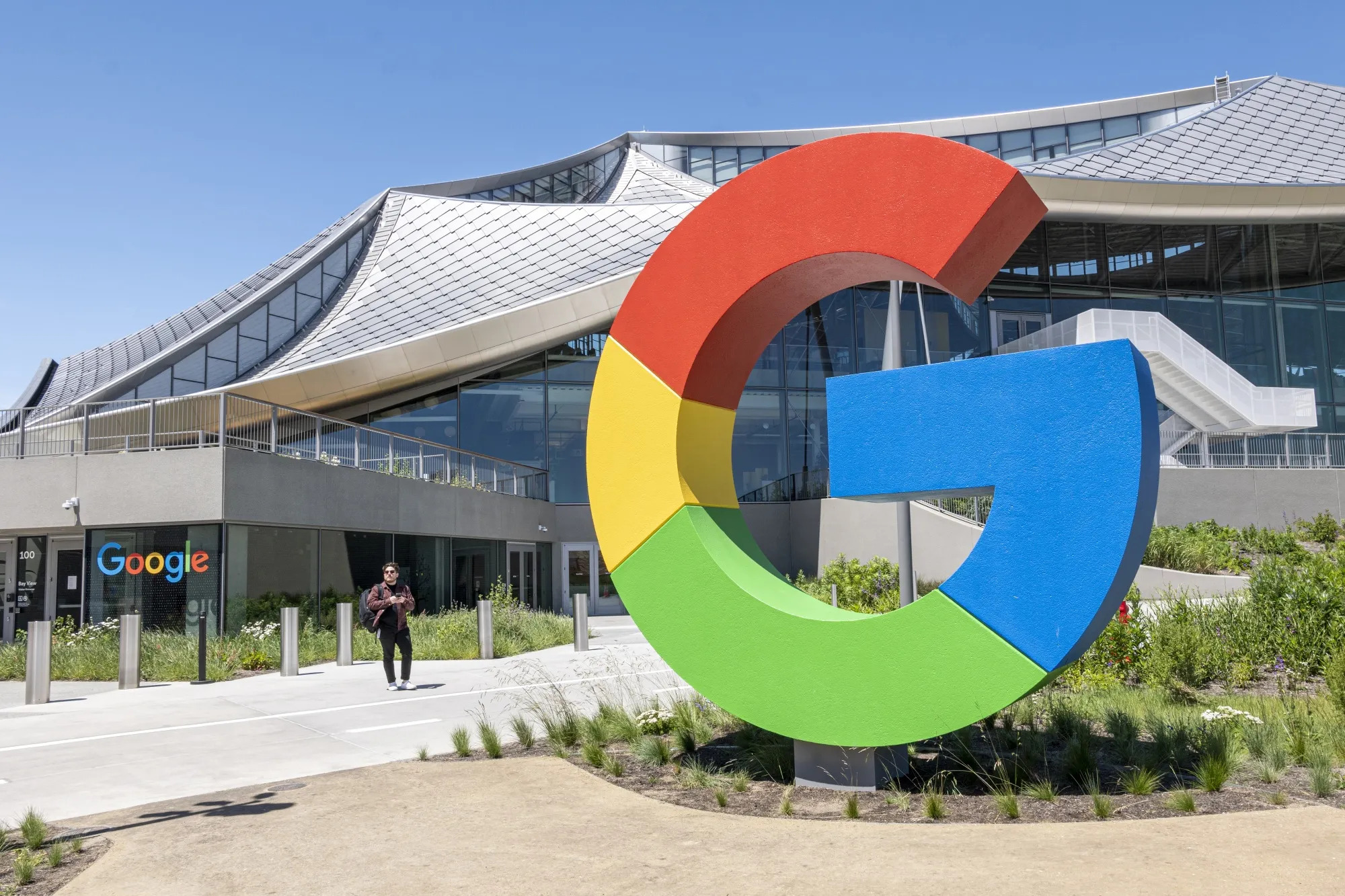 Alphabet присоединилась к клубу компаний с капитализацией $3 трлн