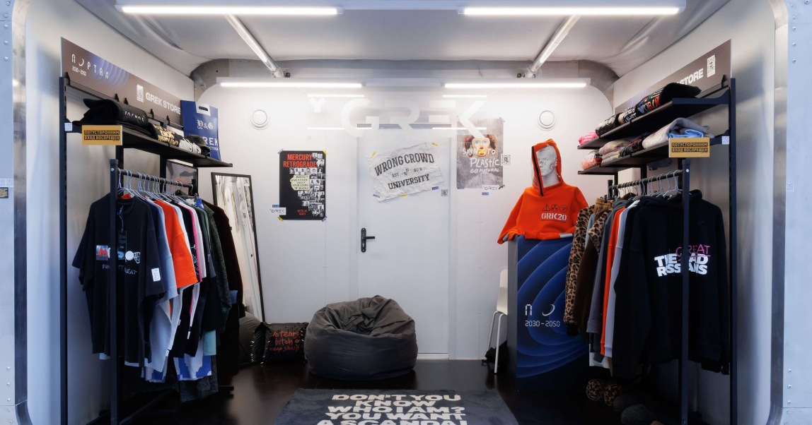 «Мероприятие уже вошло в историю нашего бренда» — дизайнер одежды Юра Грек о «Портале 2030–2050»