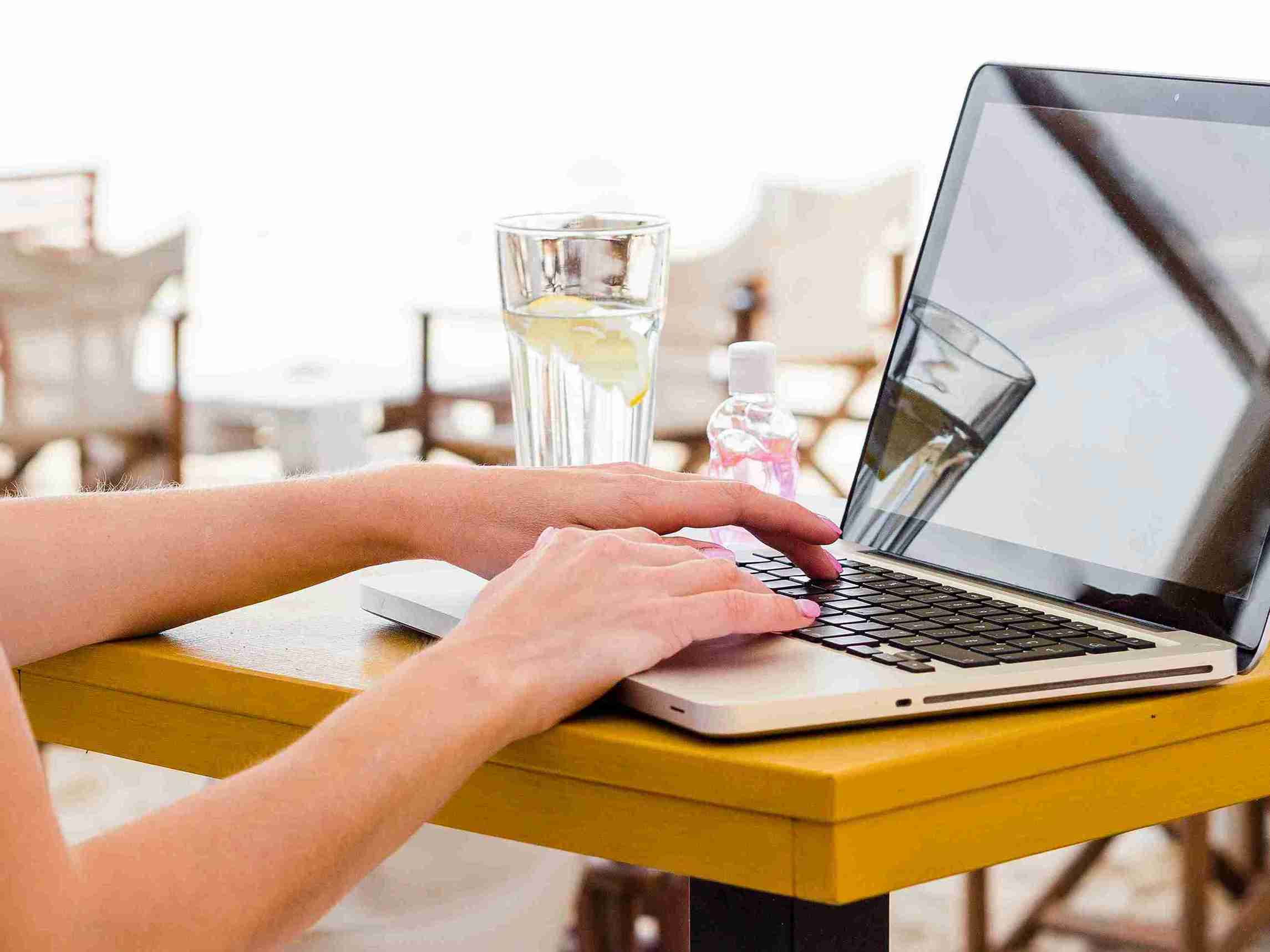 Добавьте к заказу купальник: раннее бронирование туров через маркетплейс WB