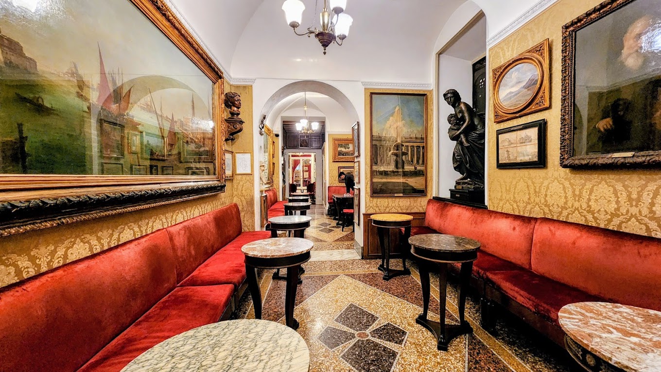 В Риме закрылось легендарное кафе Antico Caffè Greco, где писал Гоголь