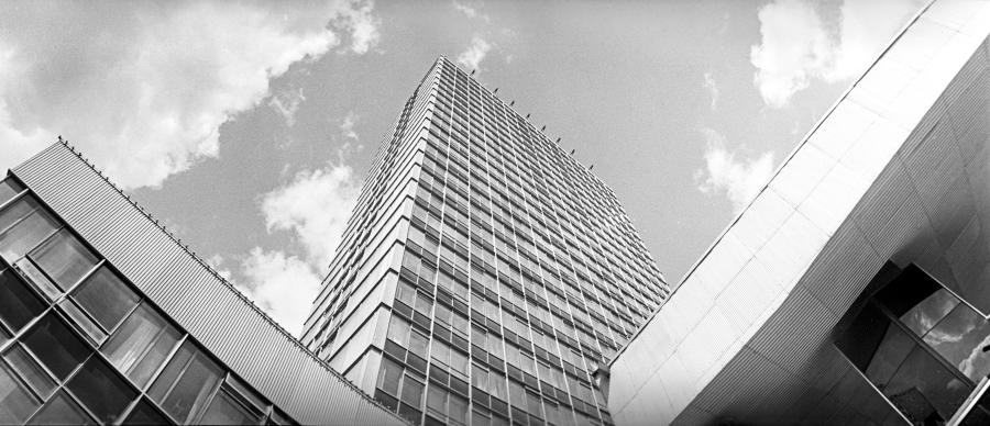 Высотка с крупнейшим медиаэкраном на Ленинградском проспекте уйдет под реконструкцию