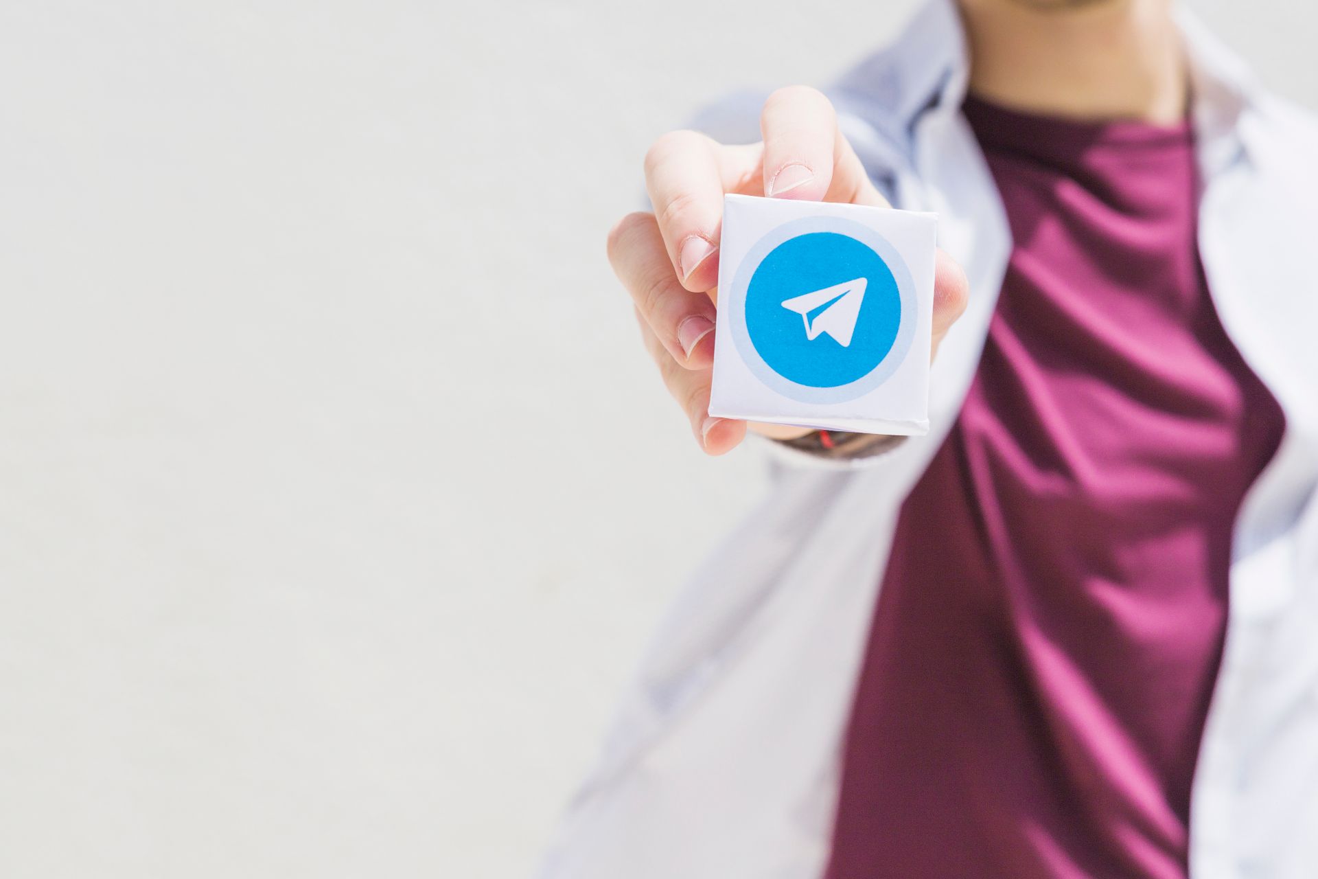 Цифровая папаха Хабиба принесла сотни миллионов на аукционе Telegram