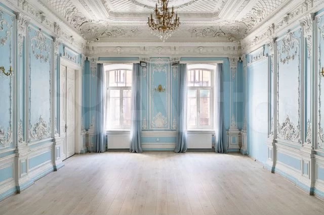 Квартиры с историей: где найти жилье в старинных домах Москвы и Петербурга