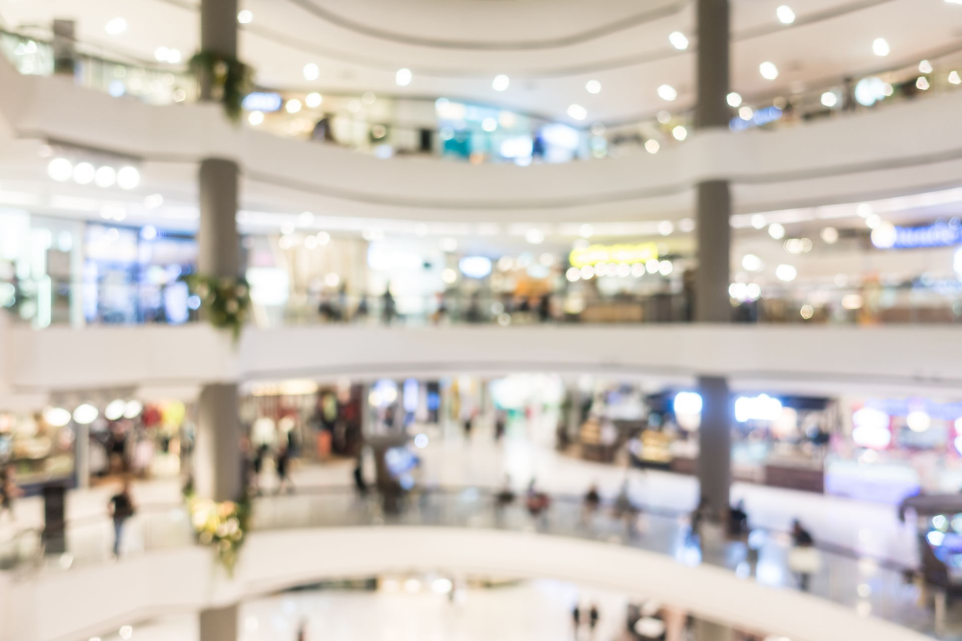 Десятки брендов одежды и обуви ушли из российских торговых центров в 2025 году