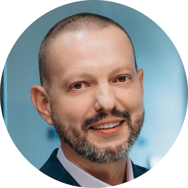 Илья Николаев