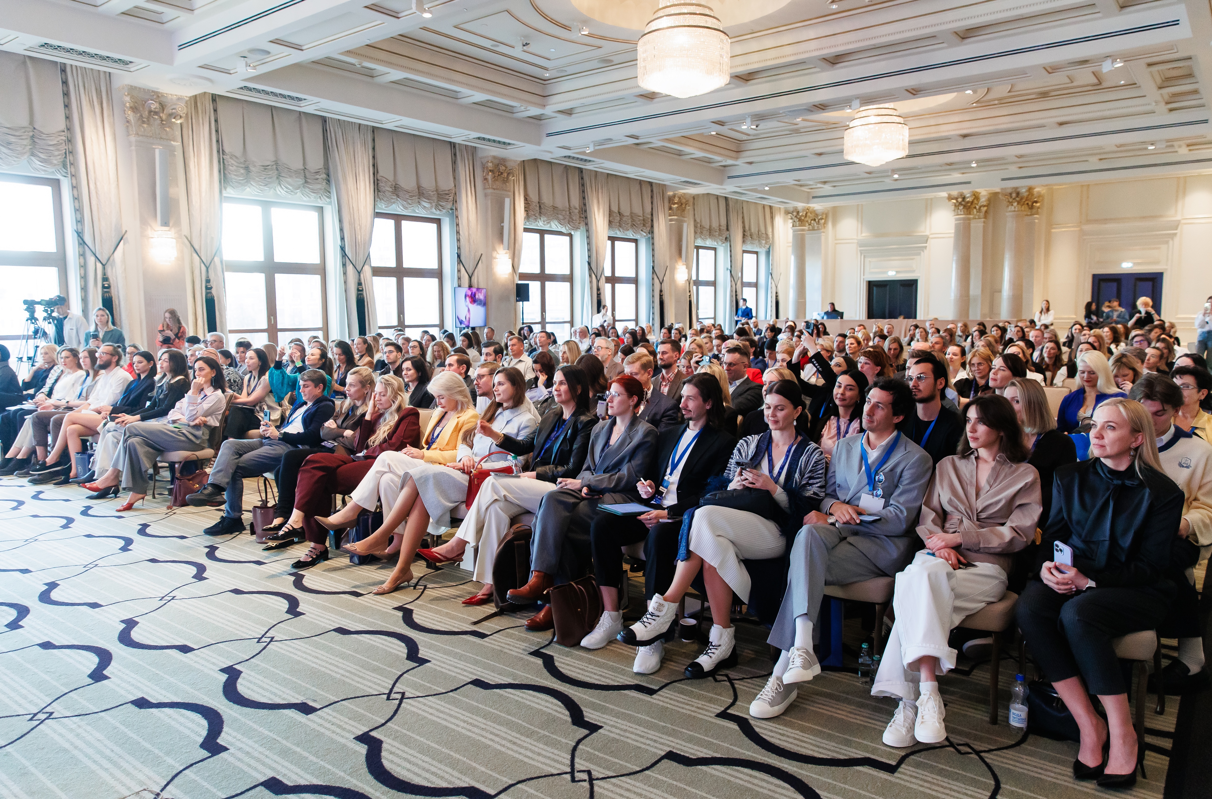 Бизнес ищет точки роста: в Москве обсудят стратегии выживания