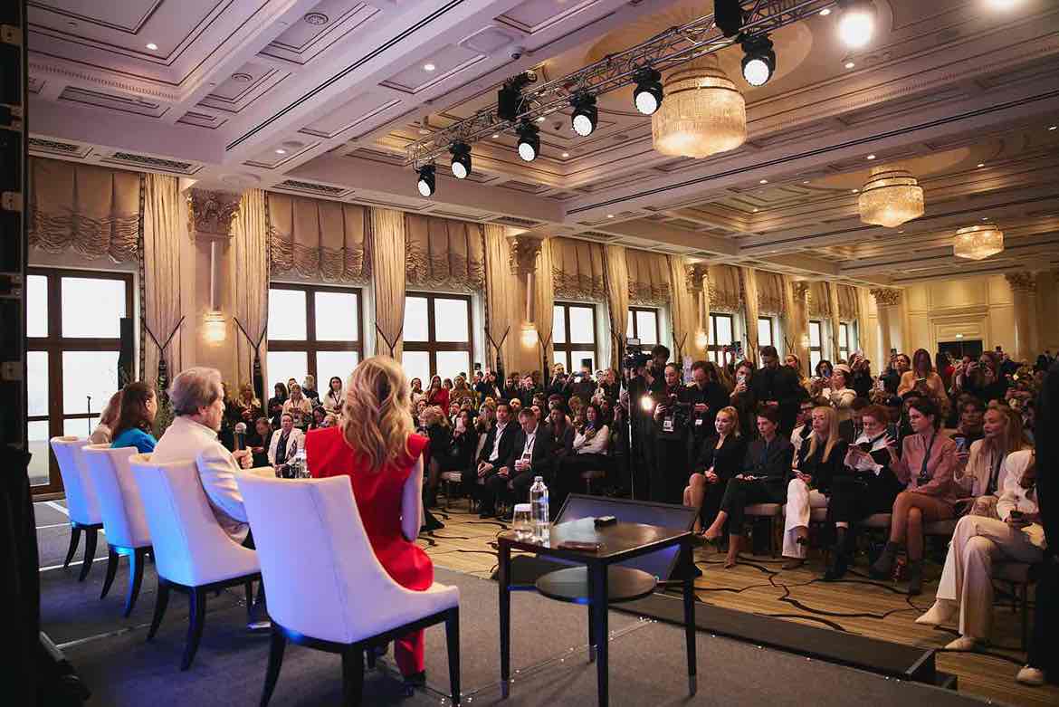 Отец Илона Маска анонсировал Маск-институт на деловом конгрессе в Москве