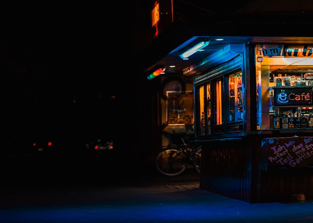 Ночной дожор: где в России бизнес работает, пока все спят