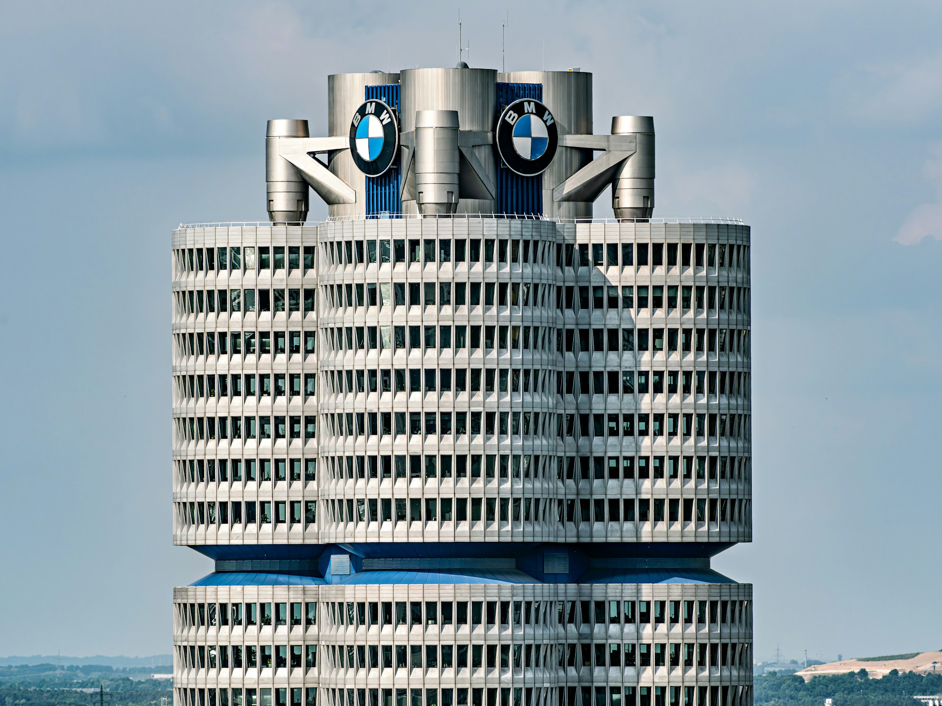 BMW запустила фонд на $300 млн для инвестиций в роботов и физический ИИ