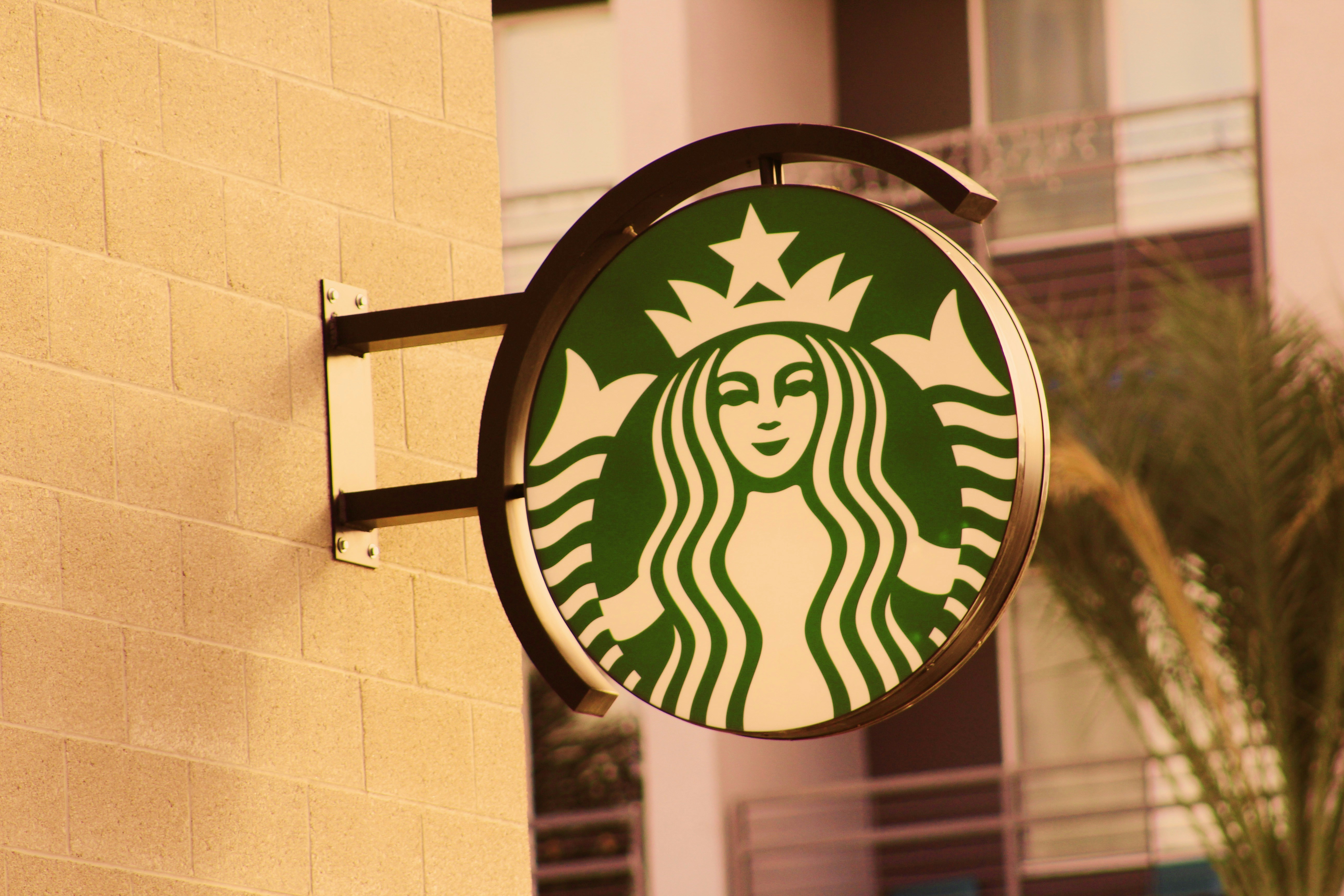 Starbucks отказалась от ИИ для учета молока после жалоб сотрудников и ошибок системы
