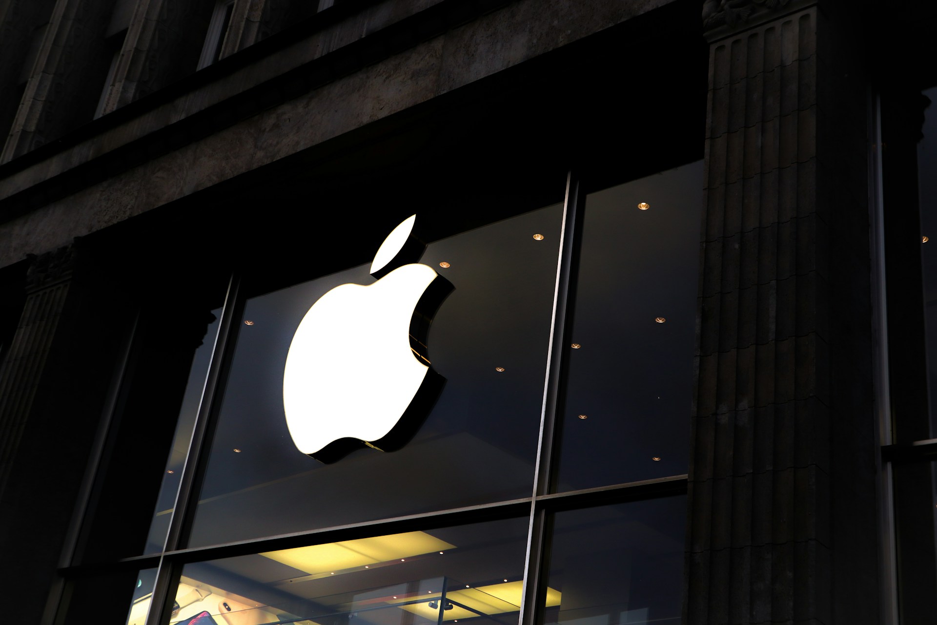 Apple намекнула на большую ИИ-презентацию перед WWDC