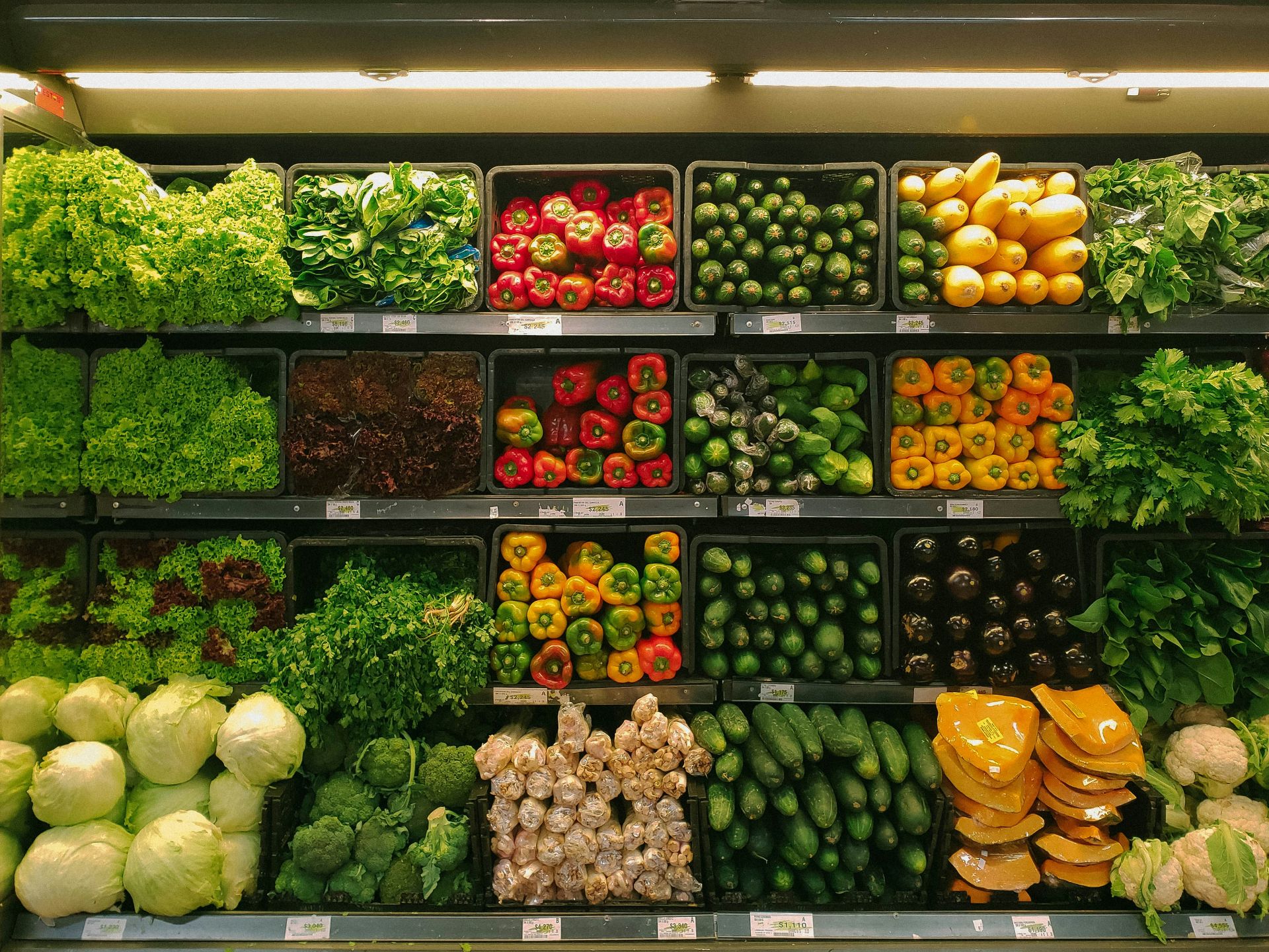 Рост онлайн-продаж продуктов в России замедлился до минимума за три года