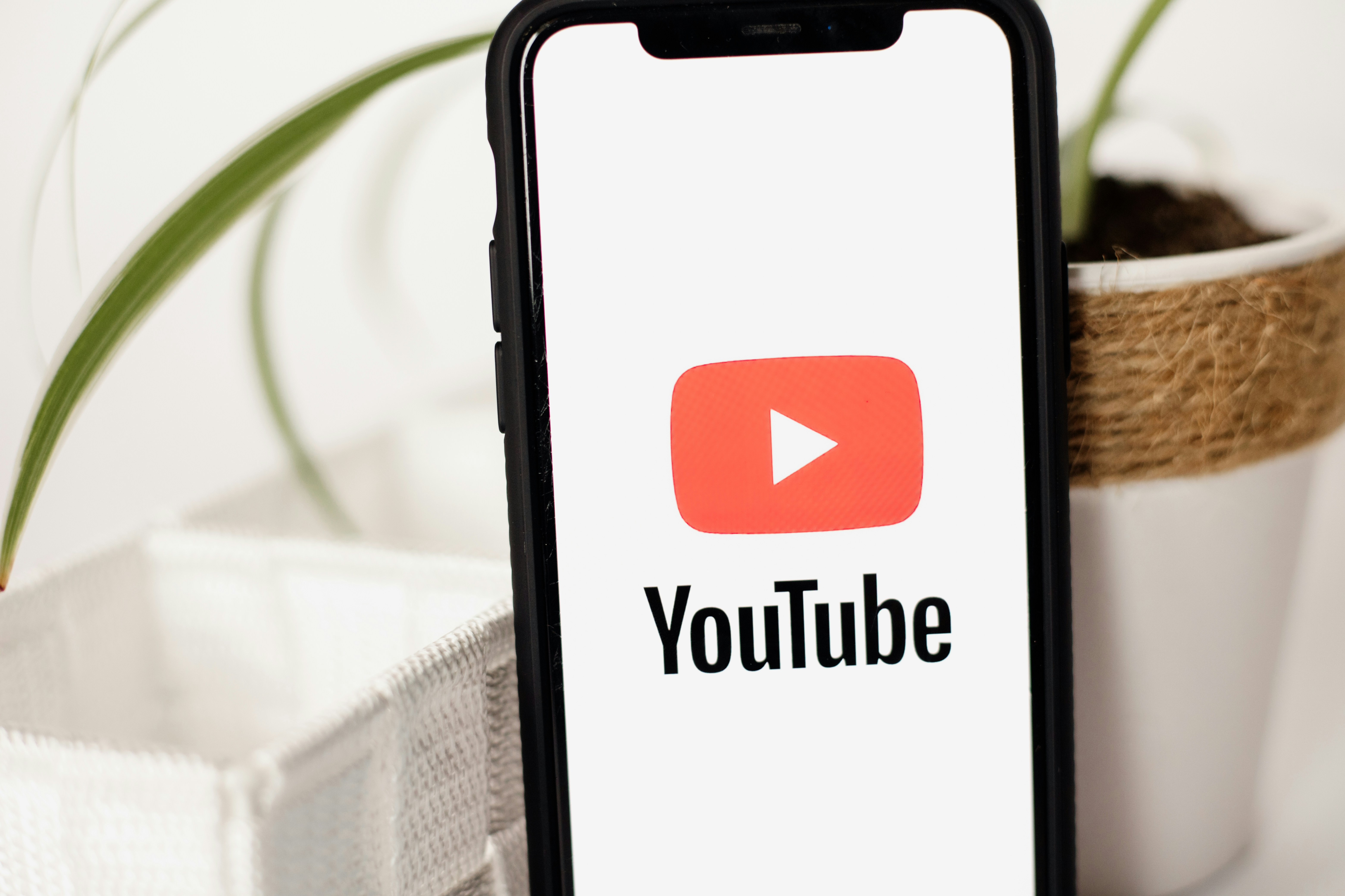 YouTube изменил Shorts, добавив ускоренное воспроизведение и новый режим экрана