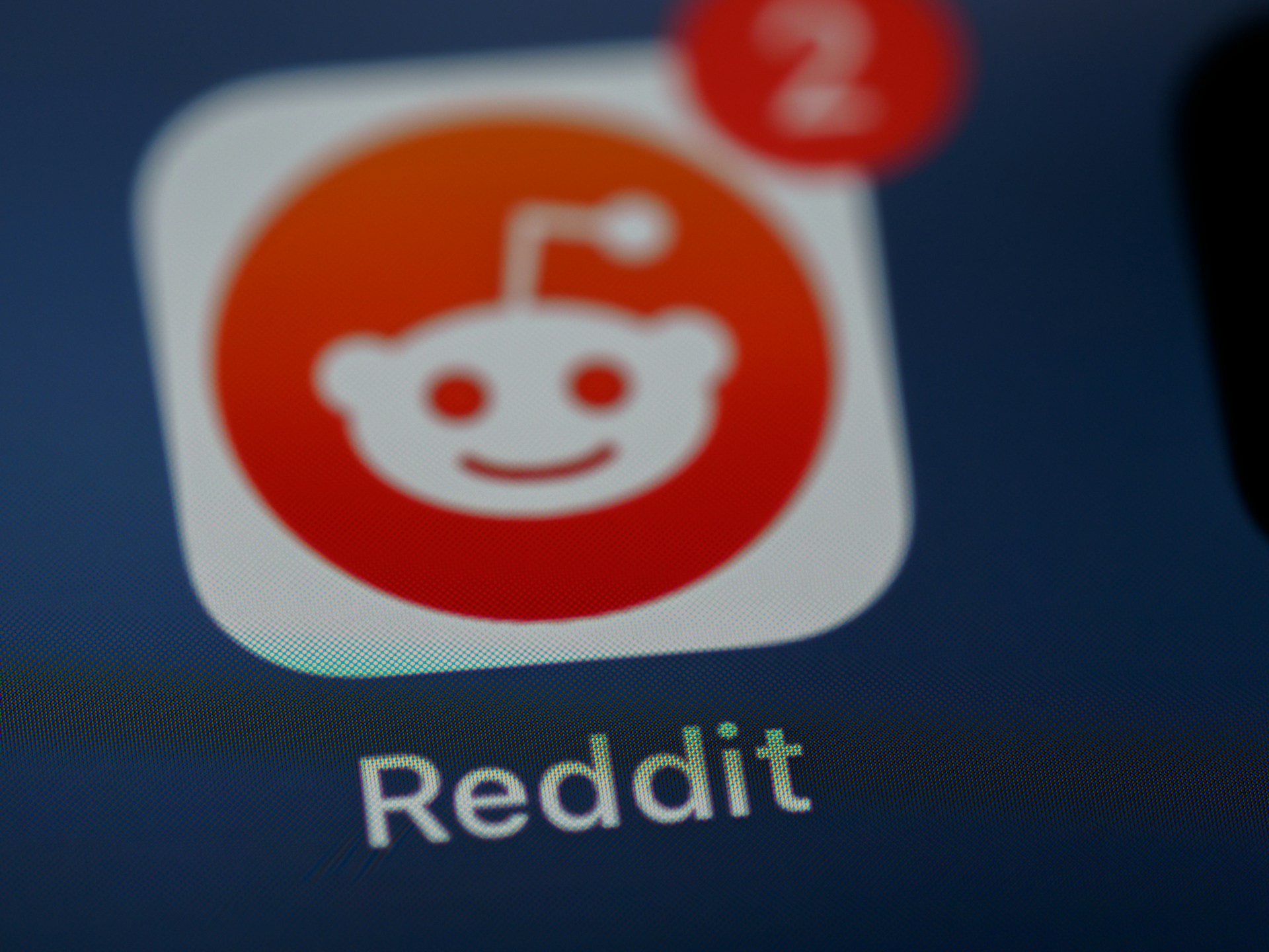 Reddit подключил языковые модели к борьбе со спамом