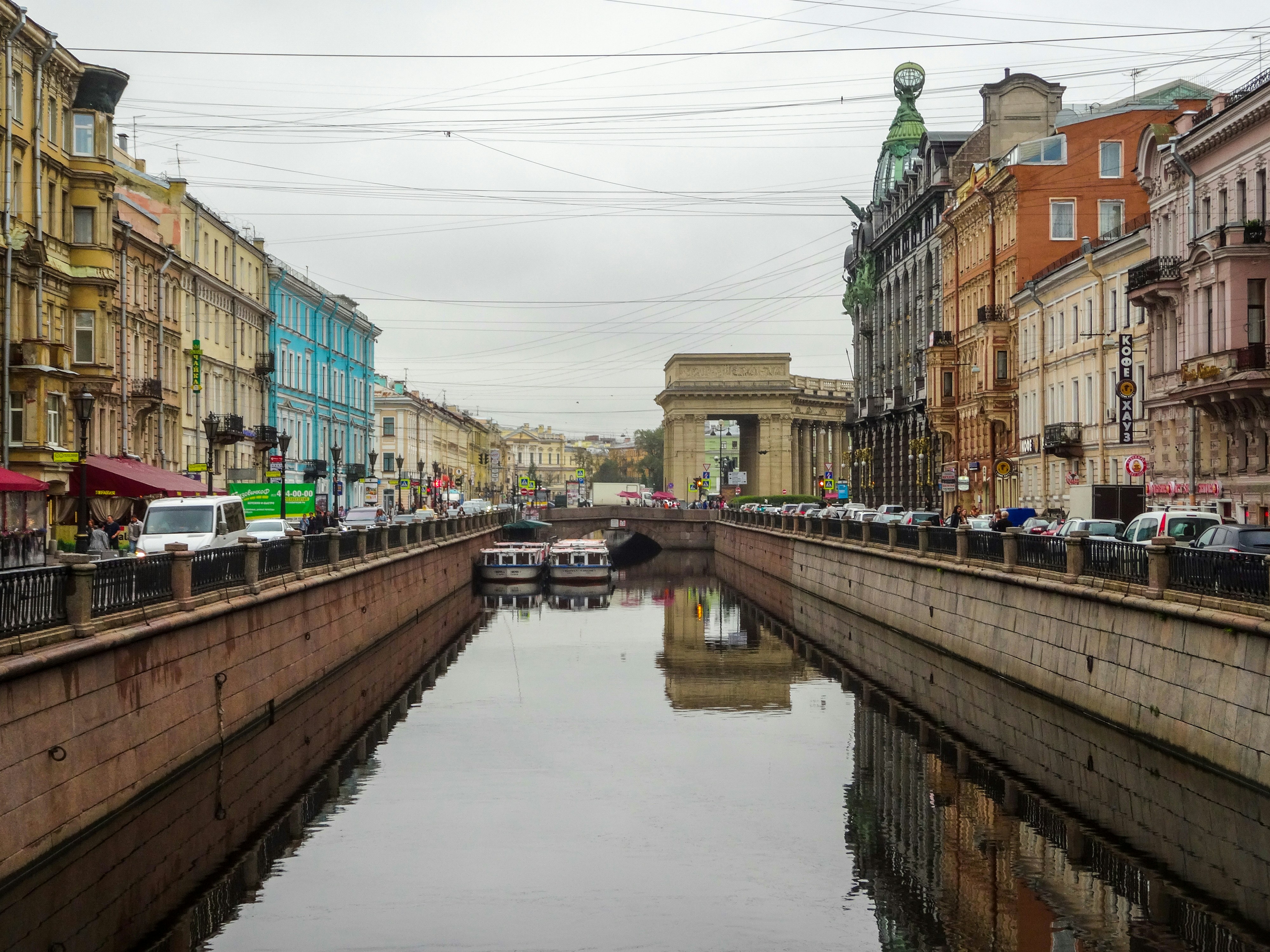 Куда сходить в СПб в дождь: лучшие крытые места