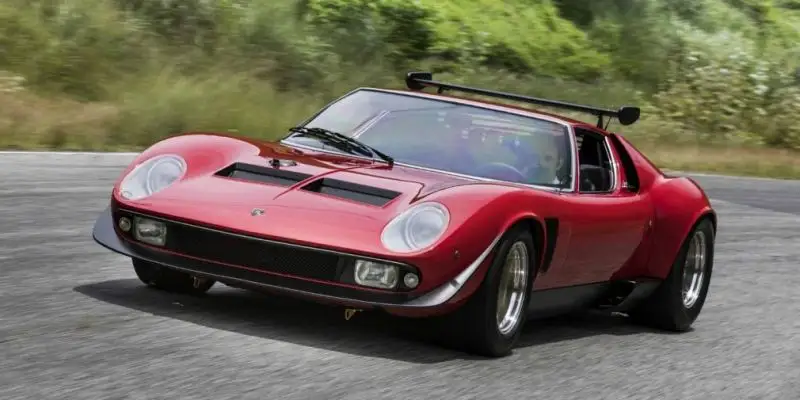 Уникальная реставрация: Lamborghini Miura SVR 1974 года вернулся на дороги!