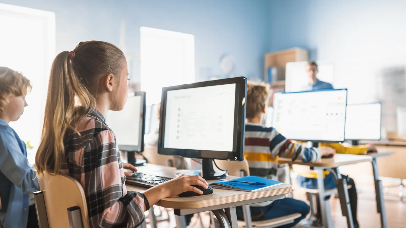 Russia Wants to Replace Computer Science Classes with Cybersecurity 101