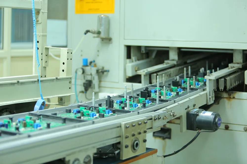 Russia Launches Full-Cycle Microchip Production Plant, Aiming at Durability over Miniaturization