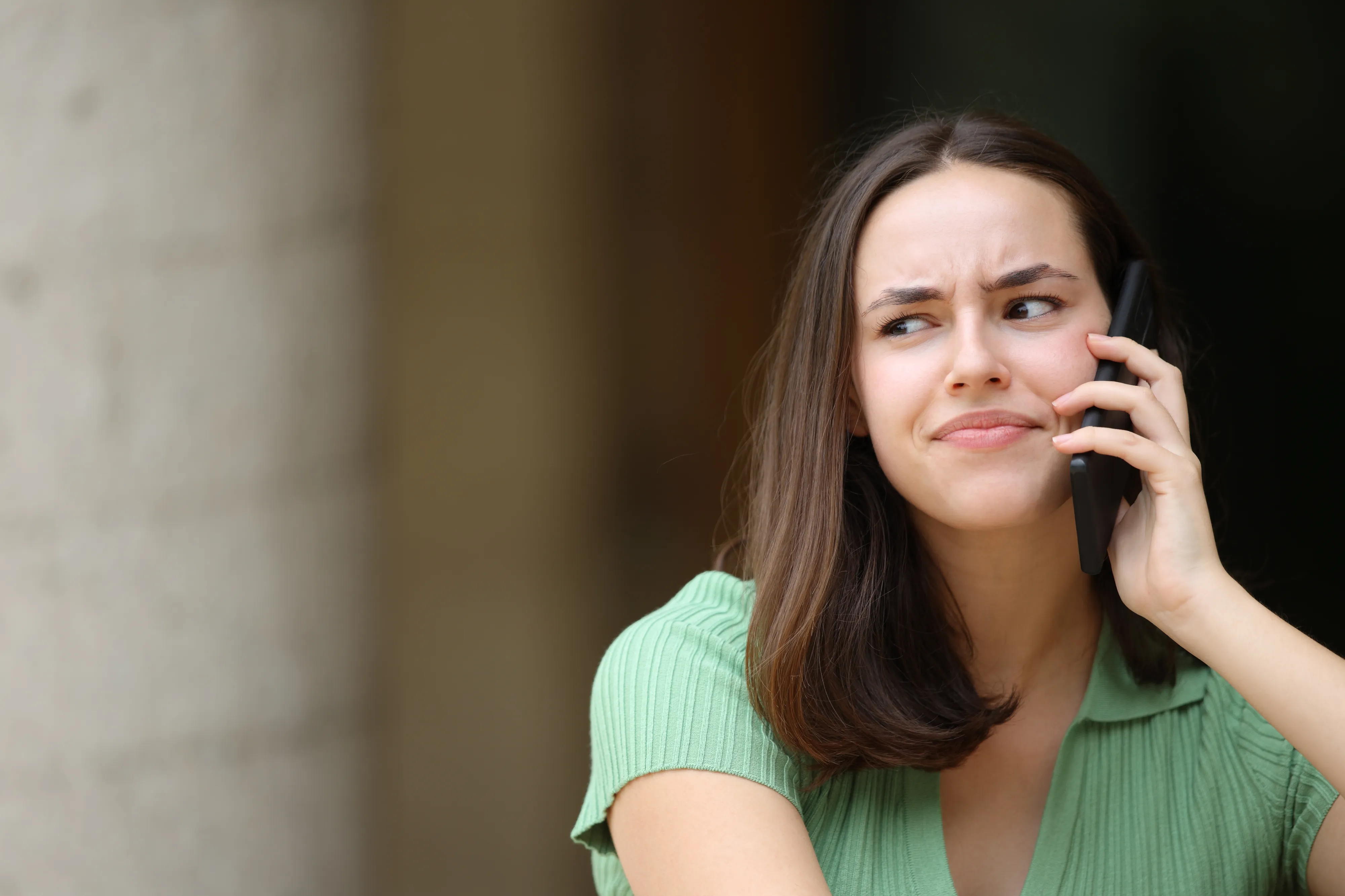 Russian Telecom Turns to AI Voice Assistant to Combat Spam and Fraud