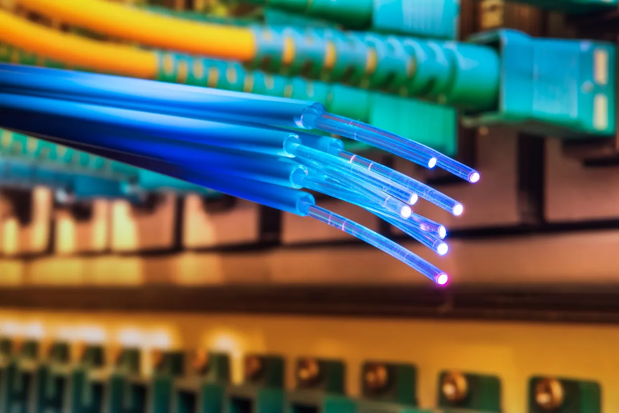 Russian Scientists Develop Faster Way to Produce Quartz Glass for Fiber-Optic Cables