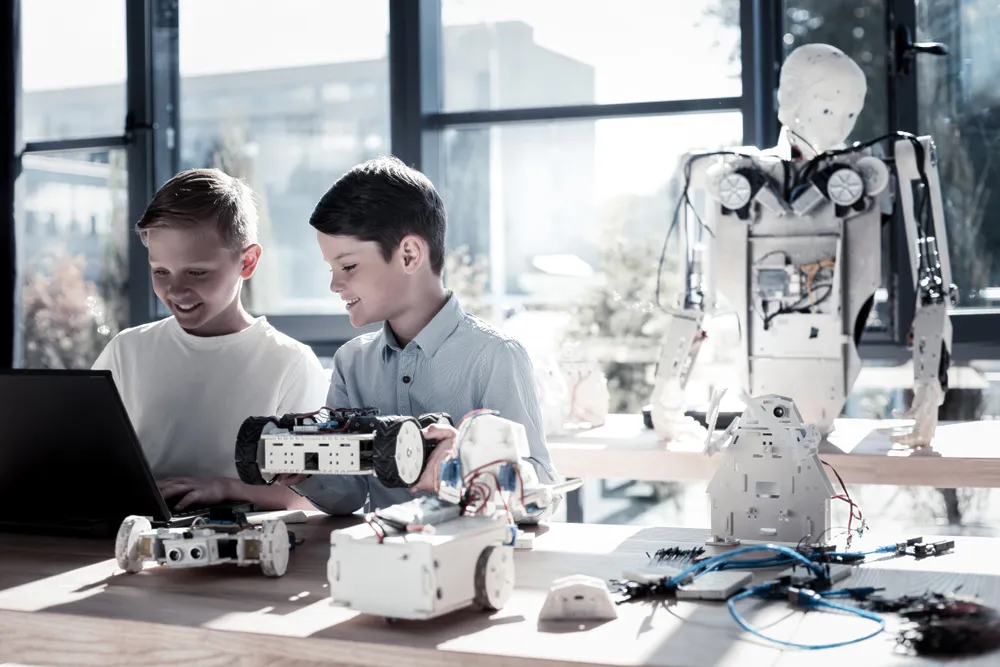 Most Russians Support Teaching Schoolchildren to Work with AI
