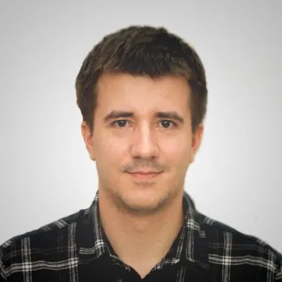Николай Староверов