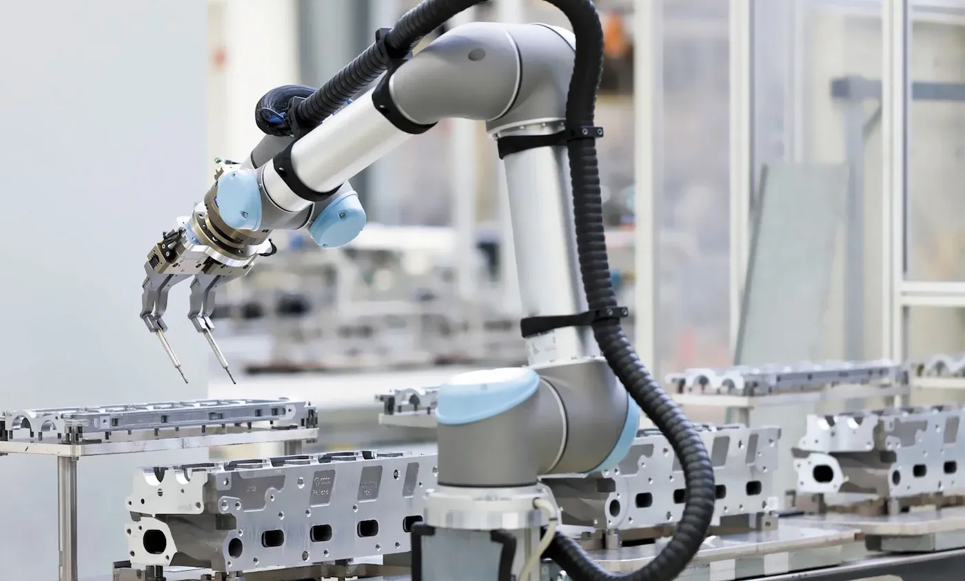 Perm Engineers Develop Robot for Vacuum Laser Metal Deposition