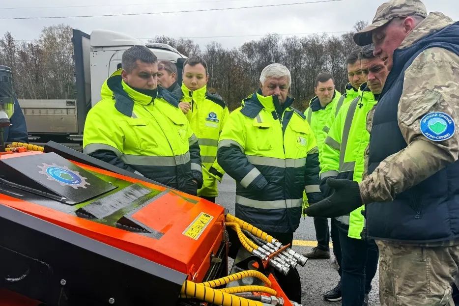 Russia Tests Autonomous Mulching Robots to Clear Highway Roadsides