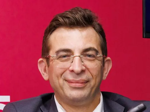 Александр Петров