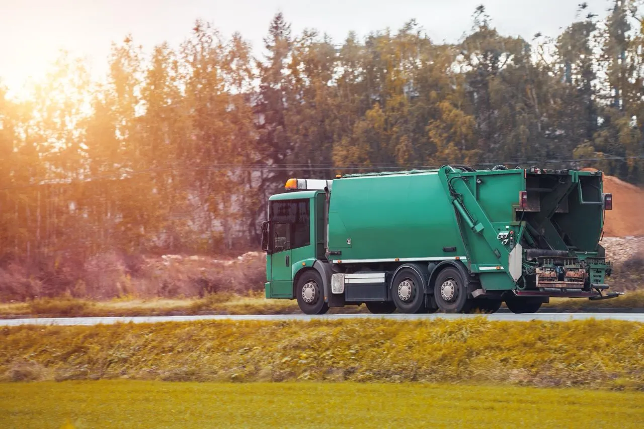Russia Rolls Out Digital System to Track Garbage Trucks Nationwide