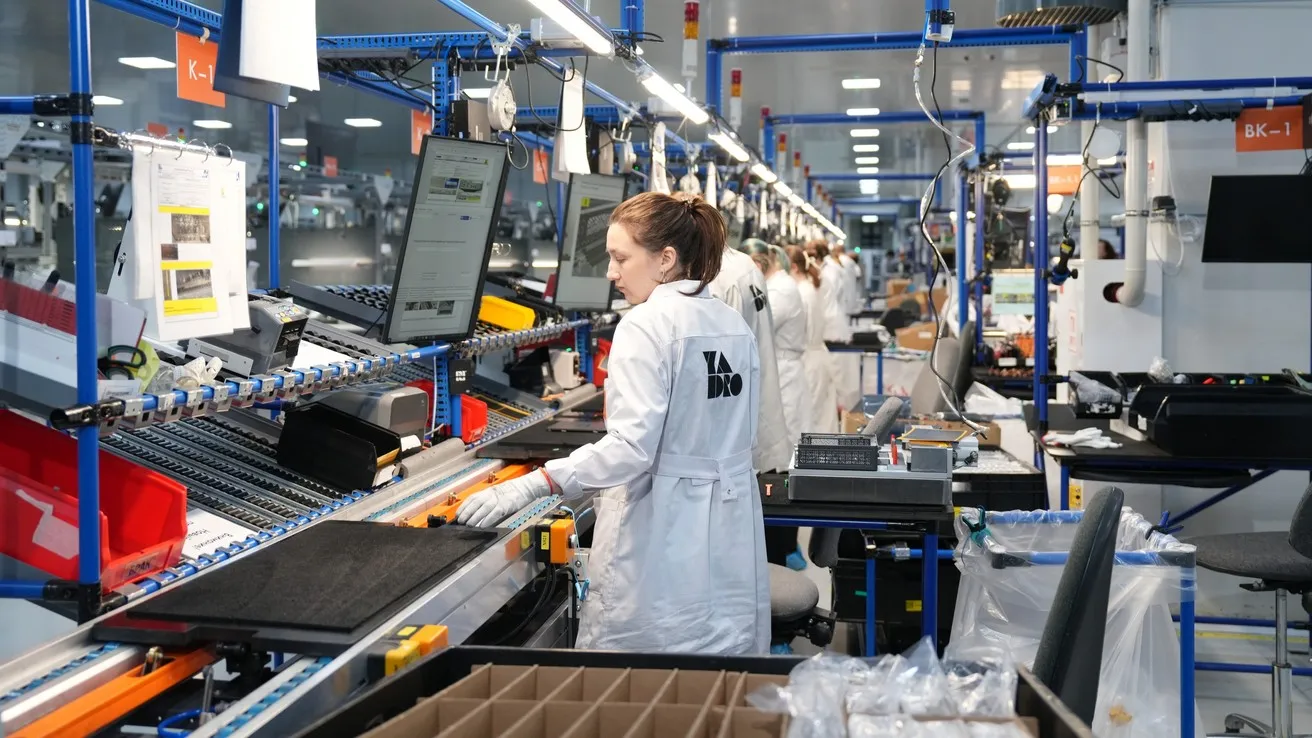 Russia Launches Mass Production of Base Stations for Mobile Networks