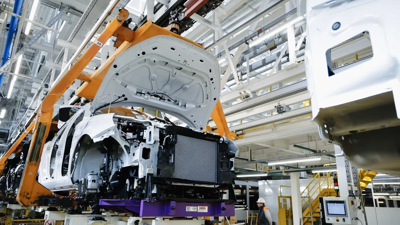 Russian Automakers Shift to Domestic AI Solutions