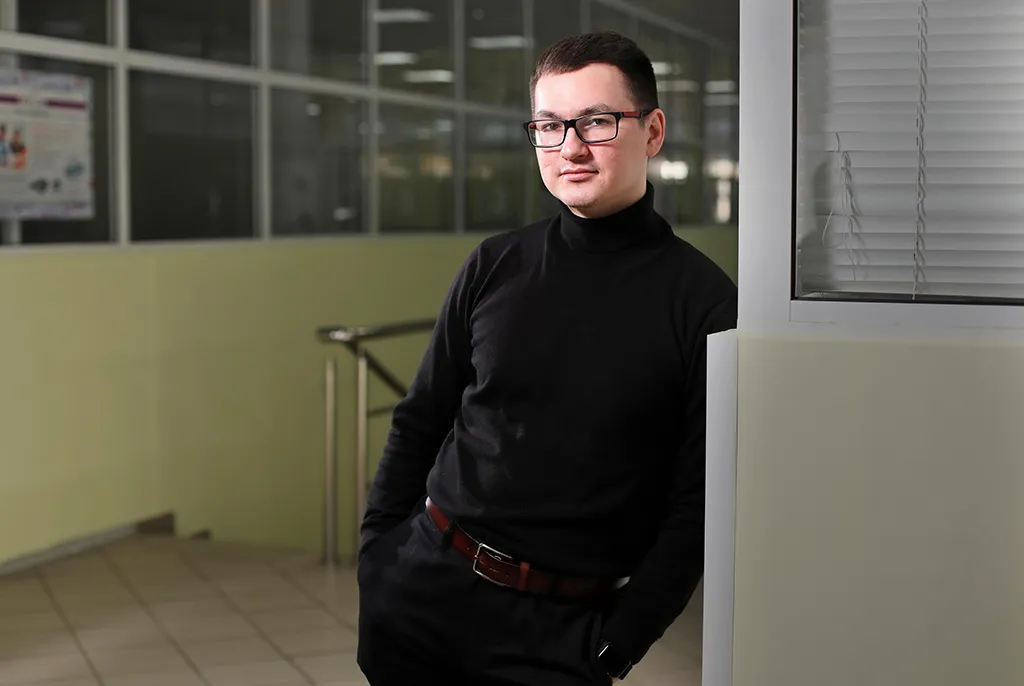 Роман Коломников