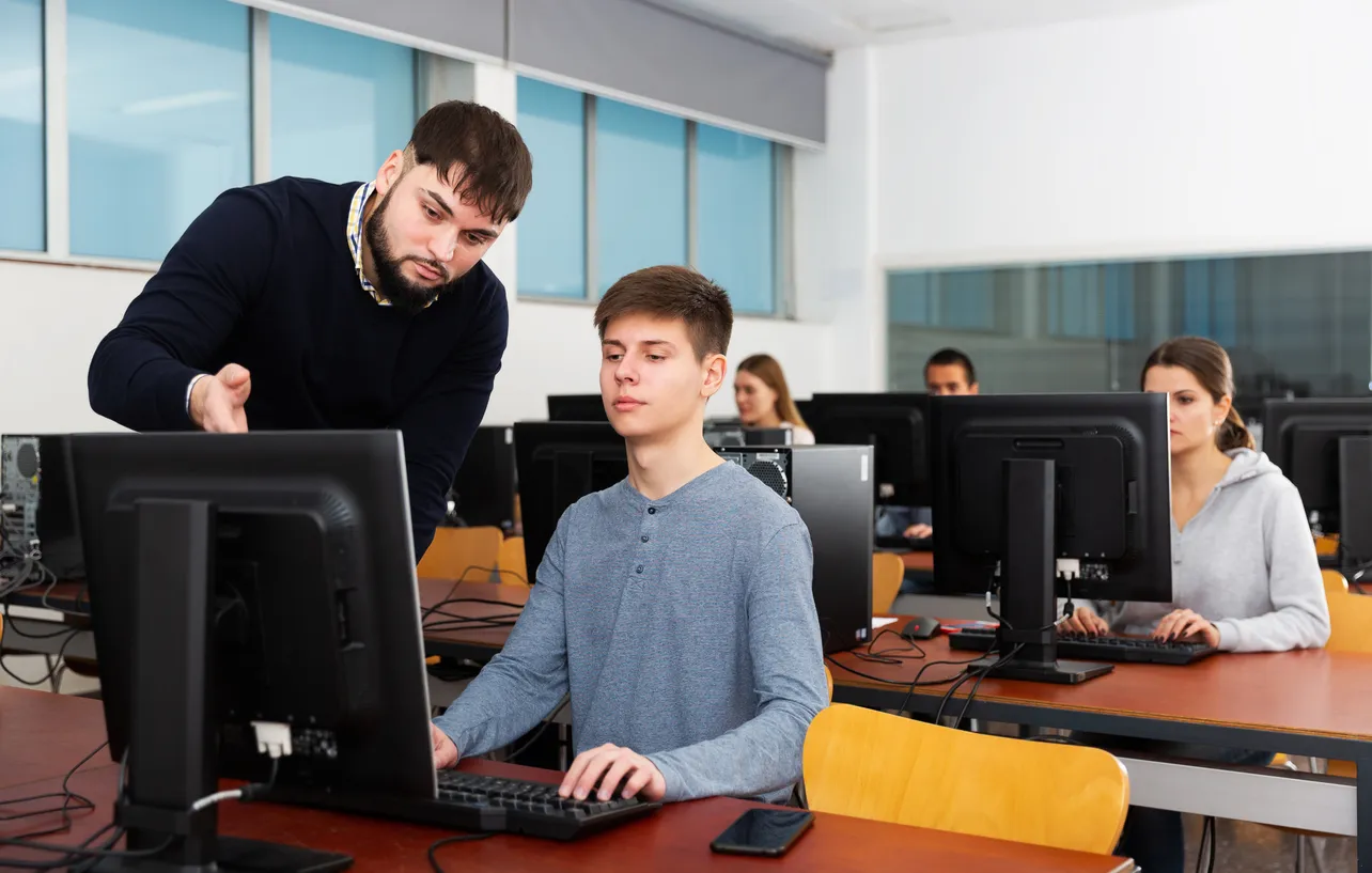 Russia Is Building a Radical New Pipeline for AI Talent—and It Starts with the Teachers