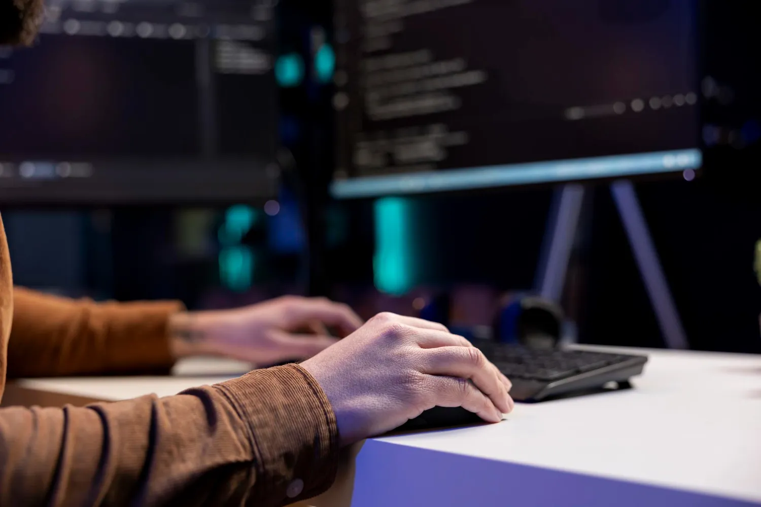 28 команд GlowByte испытали генеративный ИИ на вымышленном ритейлере