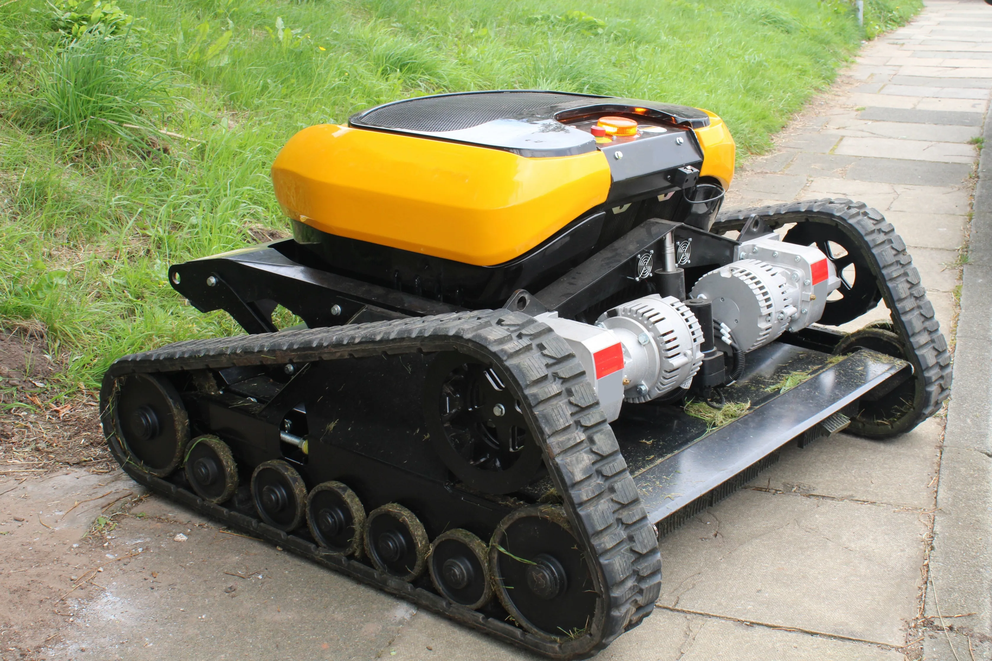 DIY Street-Cleaning Robot Hits the Sidewalks in Moscow