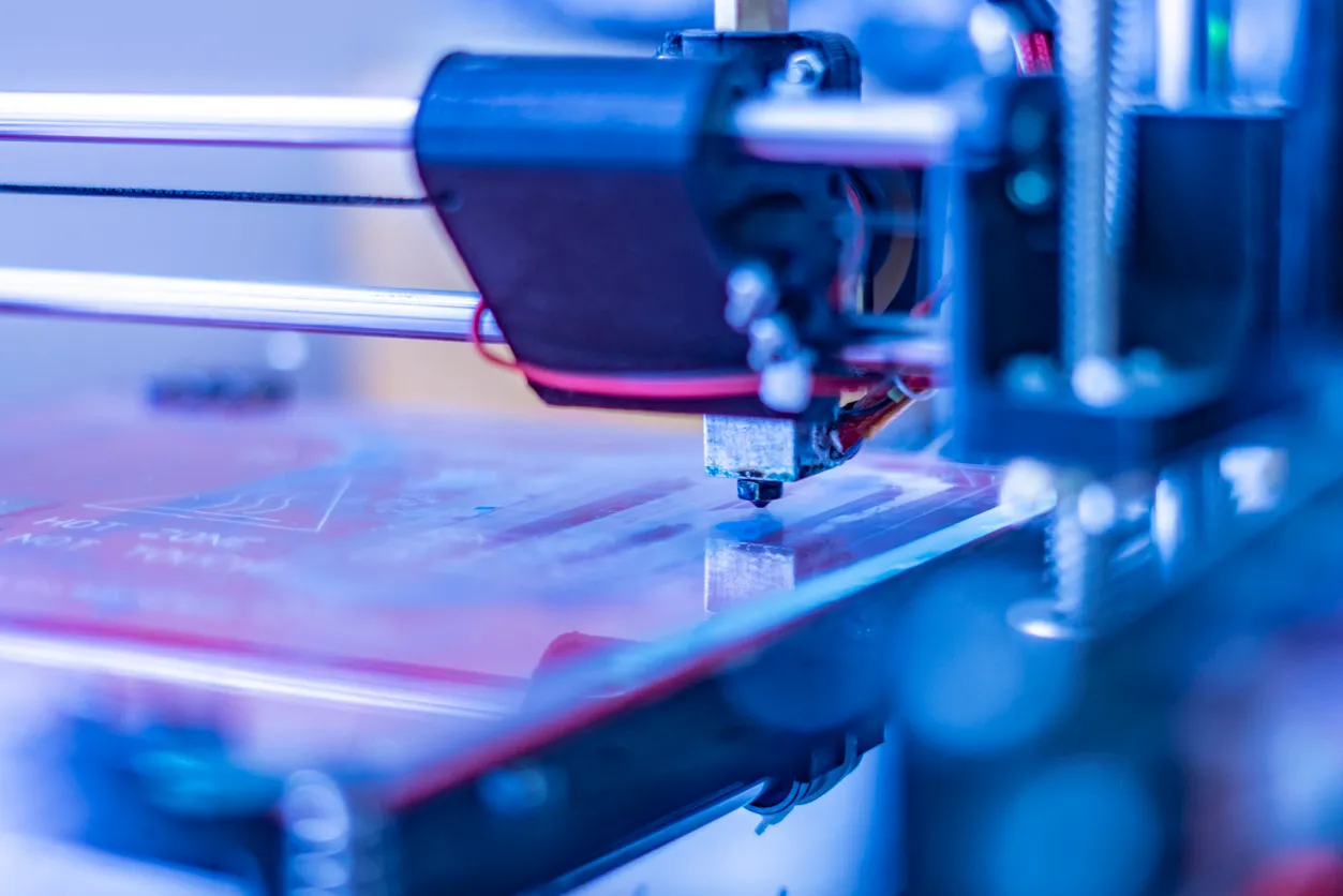 Российская компания запустила производство промышленных 3D-принтеров и роботизированных ячеек
