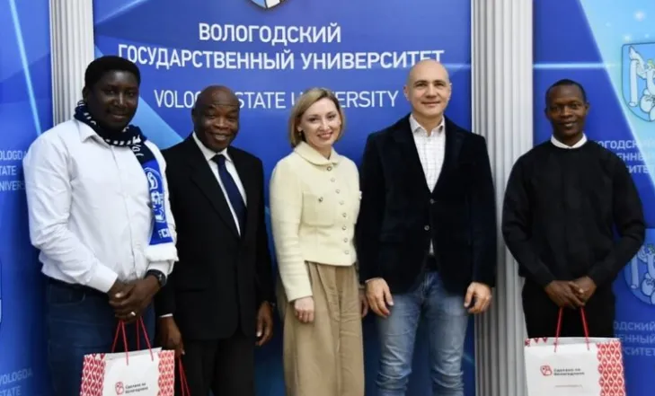 Scientists in Russia and Uganda Train an AI to Feed Fish