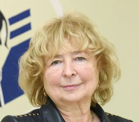 Лариса Волова