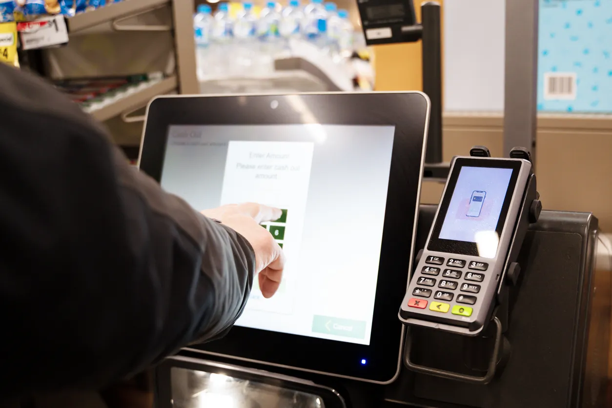 Russia Launches Phygital Grocery Stores with No Cashiers