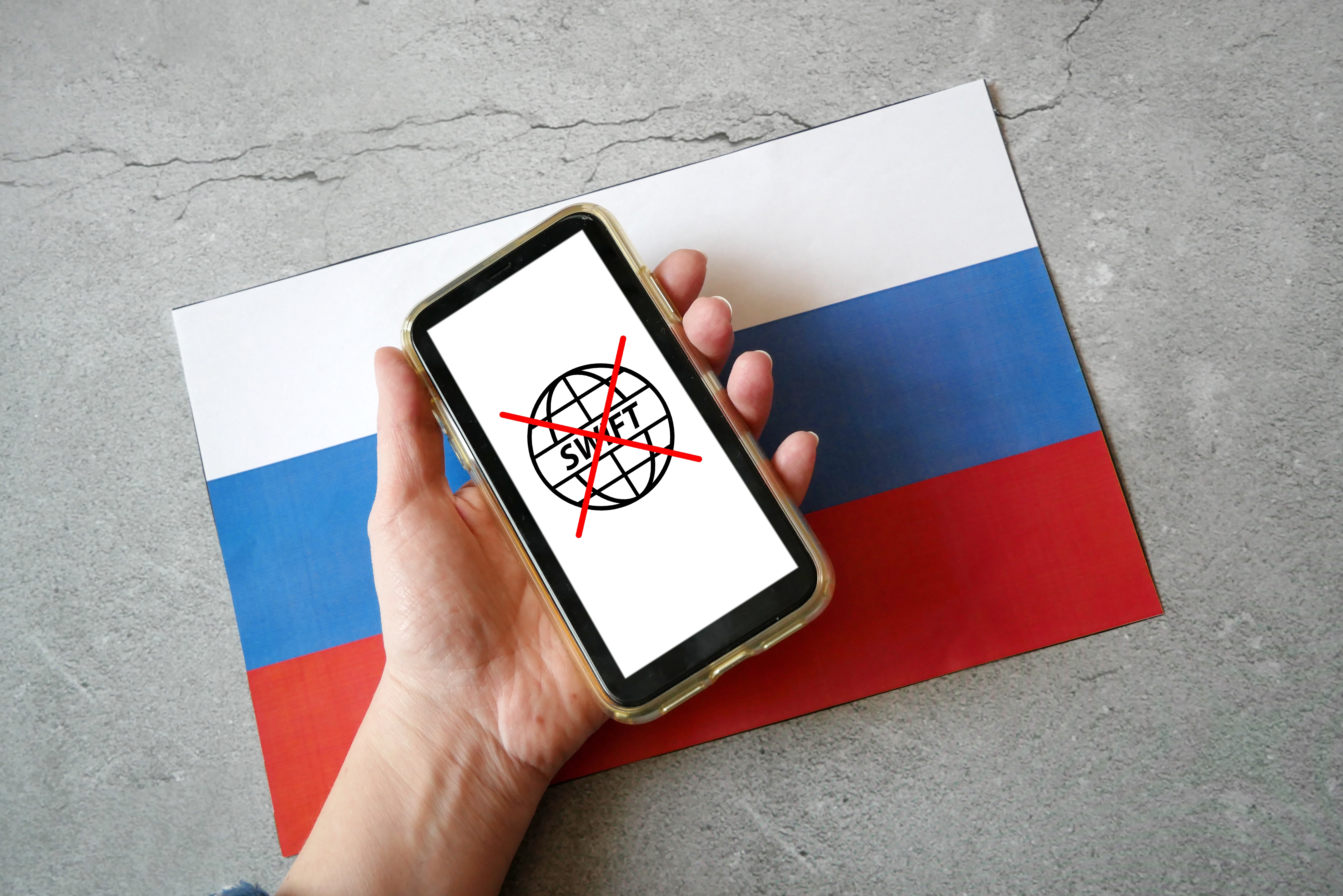 Russia Develops Secure Alternative to SWIFT for Global Banking